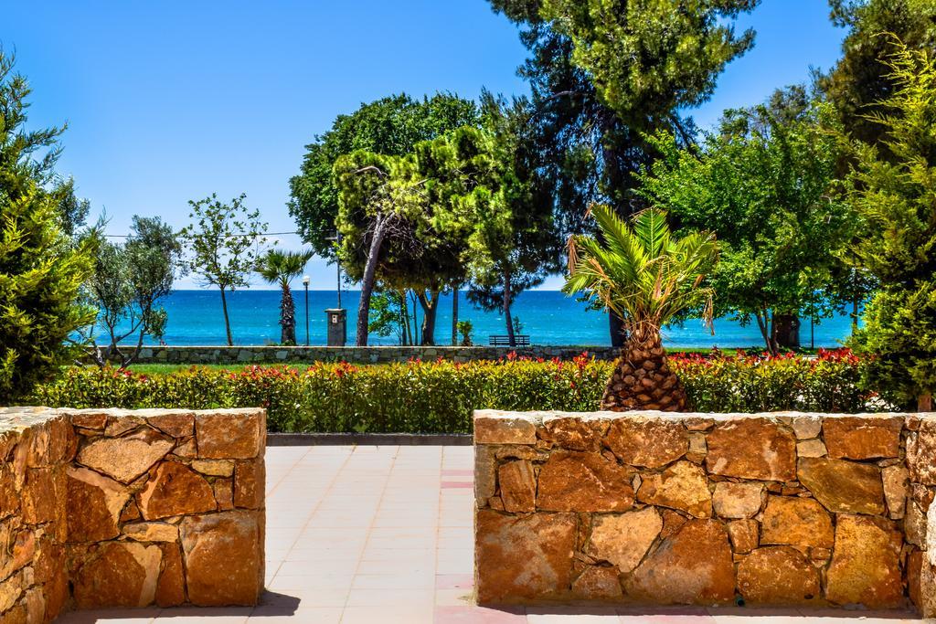 Elia Apartments - Nea Triglia Beach ネア・プラギア エクステリア 写真